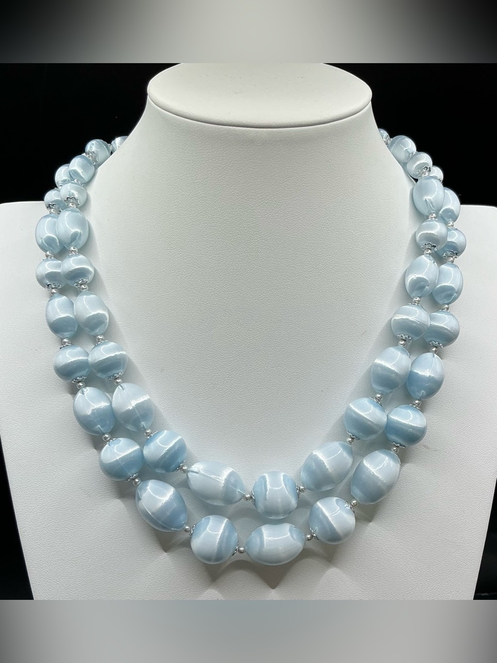 VINTAGE JAPAN BEAUTIFULLY PRESERVED IRIDESCENT BLUE BEADED 2 STRAND NECKLACE